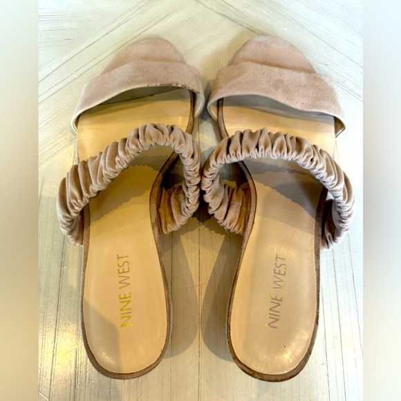 Nine West Women’s Mule Clogs Two Strap Sandals Size 8 Tan - Picture 3 of 9